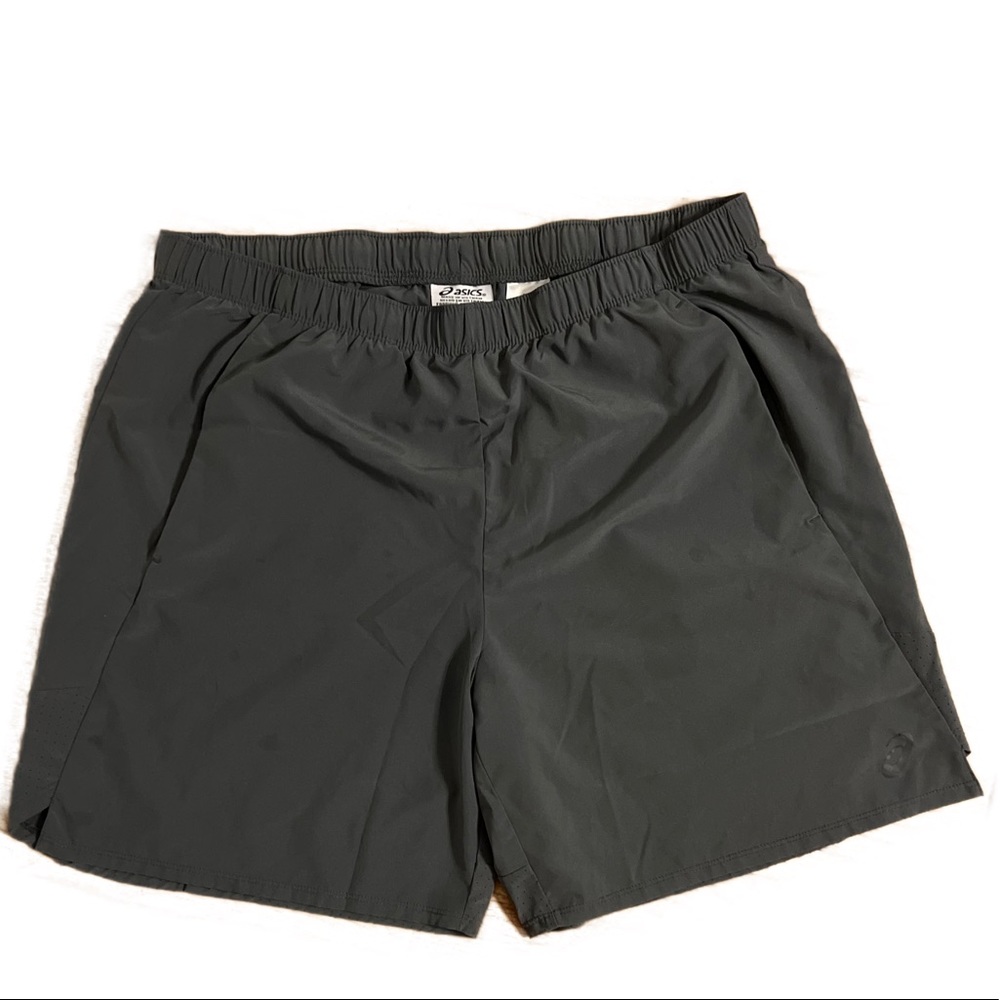 Mens Asics Workout shorts. Size XL. Grey athletic wear shorts